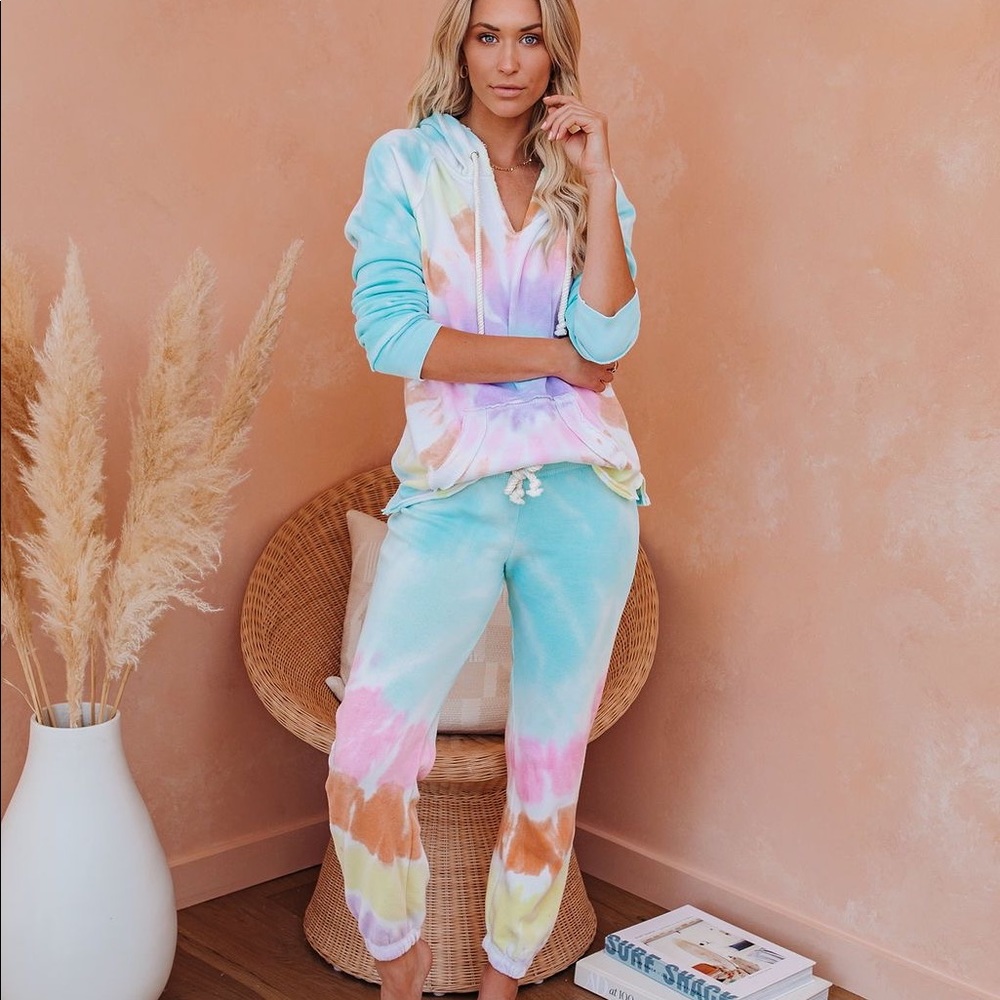 Tie Dye Sweatpants and sweatshirt  NEW L